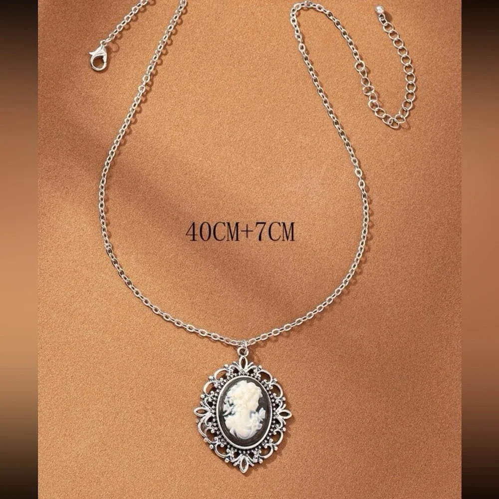 $3 MAKE A WISH CAMEO NECKLACE. NEW. $3 WHEN BUNDLED WITH 3 OR MORE ITEMS - Picture 4 of 9